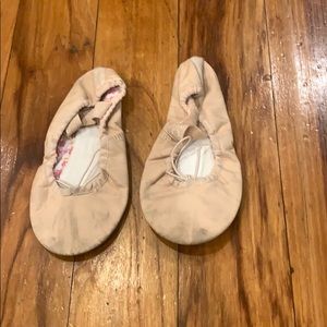 CAPEZIO BALLET SLIPPERS